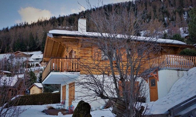 Nendaz Ski Chalet | Convenient Chalet with Free Shuttle and Panoramic Views