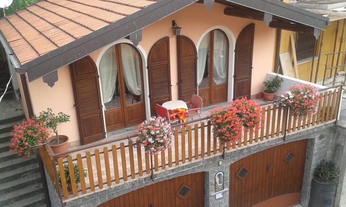 Garzeno House | Cozy Chalet for Two with Private Pool in Valley Albano