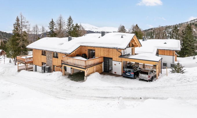 Turracher Hohe House | Inviting Chalet with Sauna and Carport near the Piste