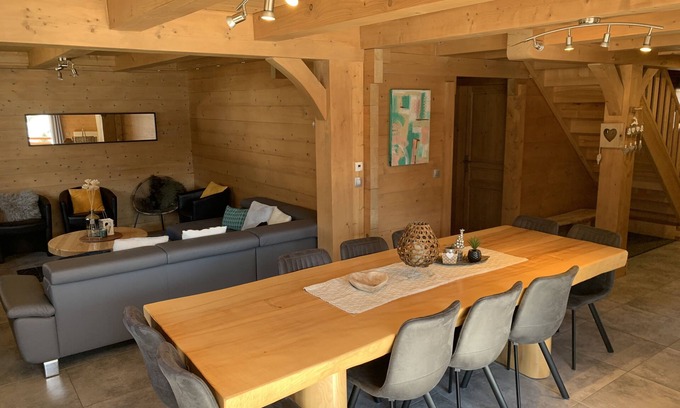 Valloire Ski Chalet | Pet-Friendly Chalet Wood: 10/10 Rated with Spa & Breakfast