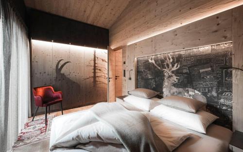 Brennero Apartment | YAK Hauesl: Guest Rated 10/10 with Hot Tub & Family Amenities