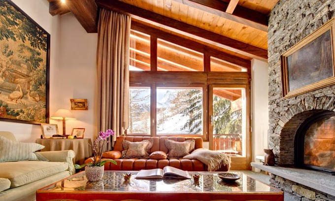 Zermatt Ski Chalet | Zen Retreat in Zermatt: Steps from Ski Lift & Hot Tub