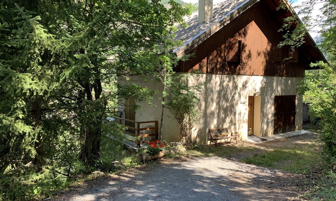 Colmars Ski Chalet | Cozy Chalets for Groups with Pool and Ocean View