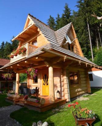 Demanovska Dolina Ski Chalet | Guest Rated: Chalets Adriana with Restaurant & Breakfast