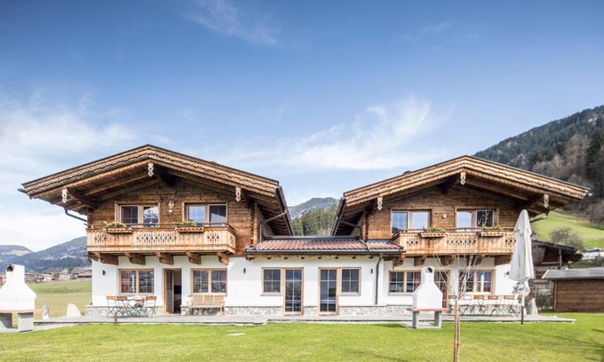 Hart im Zillertal Ski Chalet | Oceanfront Chalets Steiner: Pet Friendly and Family Ready