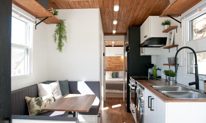 Longue-Pointe-de-Mingan Ski Chalet | Pet-Friendly Getaway at Chalets Didoche - Family Approved