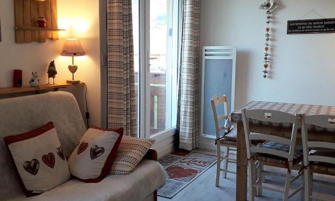 Villard-de-Lans Apartment | Modern T2 Cabin in Village Center with Mountain Views