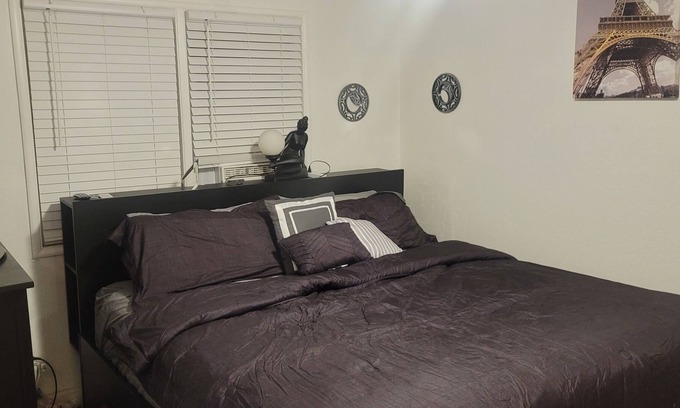 Vallejo House | Chalkwall Duplex in Vallejo - 5 minutes from Wine Country and Discovery Kingdom!