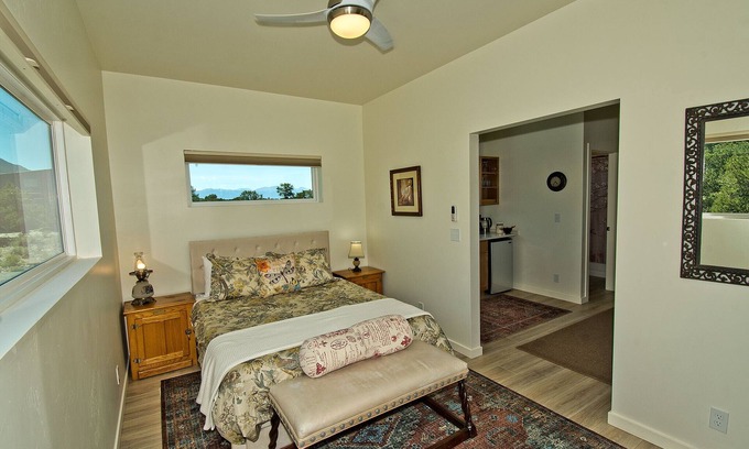 Crestone Apartment | Unforgettable Stay at Challenger Views with Spa and Hot Tub