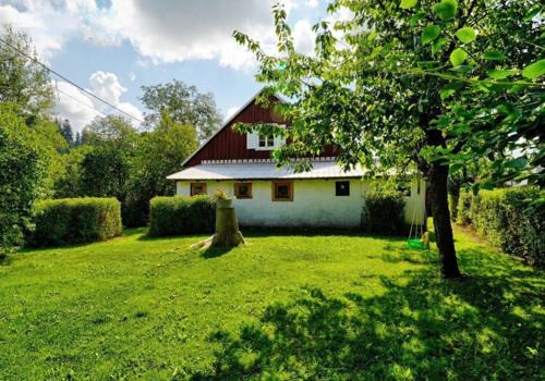 Mala Moravka House | Cozy Chaloupka Malá Morávka: Family and Pet-Friendly Stay