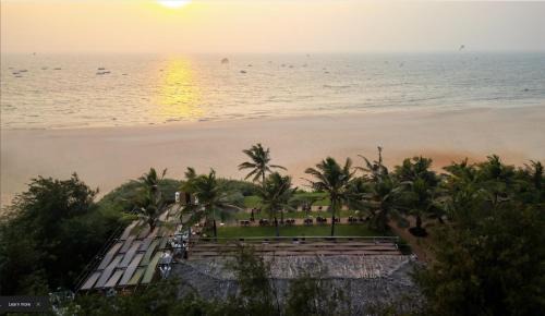Saunta Vaddo Resort | Beachfront Bliss at Chalston Beach Resort - 4 Star Escape