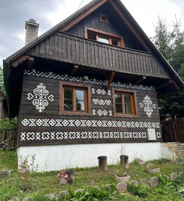 Cicmany Ski Chalet | Pet and Child Friendly Getaway at Chalupa Čičmany