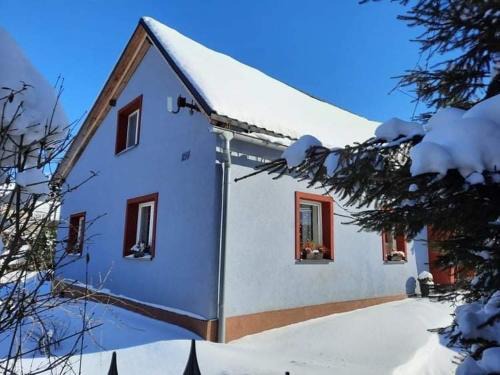 Zacler House | Pet-Friendly Chalupa Amálka with Pool and Family Comfort