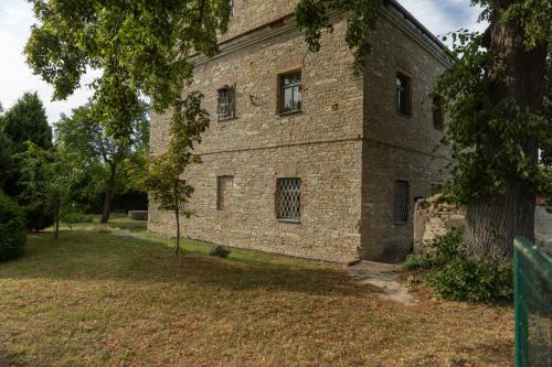 Horka Apartment | Pet-Friendly Retreat at Chalupa Kolowrat - Rated 9/10