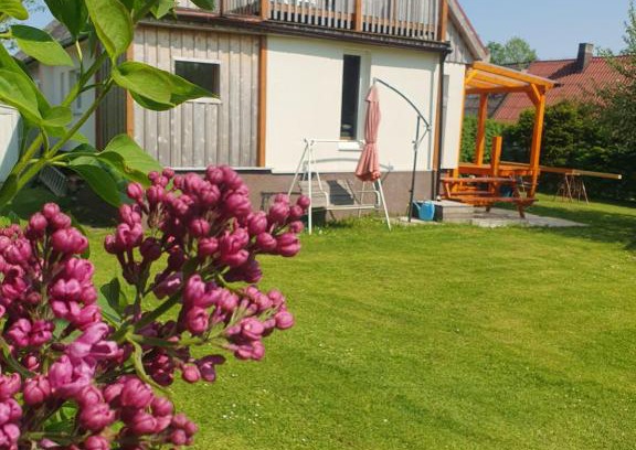 Predni Vyton House | Pet-Friendly Chalupa Pasečná with Oceanfront Views