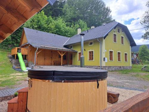 Stare Mesto House | Discover Chalupa pod Kralickým Sněžníkem with Spa & Hot Tub