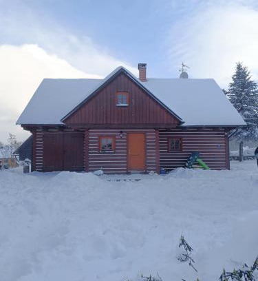Orlicke Zahori Ski Chalet | Cozy Chalupa pod sjezdovkou with Hot Tub for Families