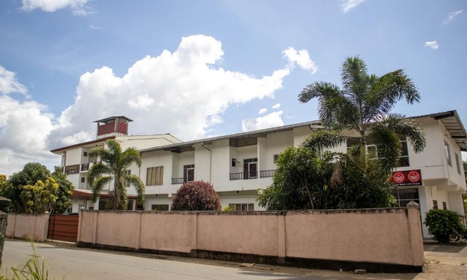 Balangoda Hotel | Budget-Friendly Stay at Chamaya Holiday Inn with Dining