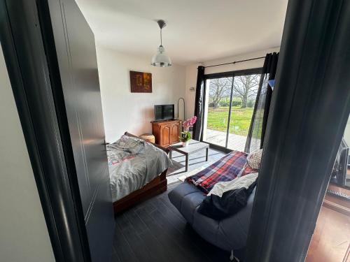 Panazol House | Cozy Room with Child-Friendly Amenities and High Ratings
