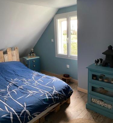 Pedernec House | Inviting Chambre étape: Women-Only Stay with Kitchen Access