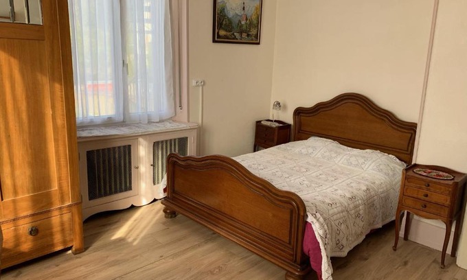 Saint-Amarin Bed & Breakfast | Cozy Chambre Arnica: Oceanfront Bliss with Free WiFi