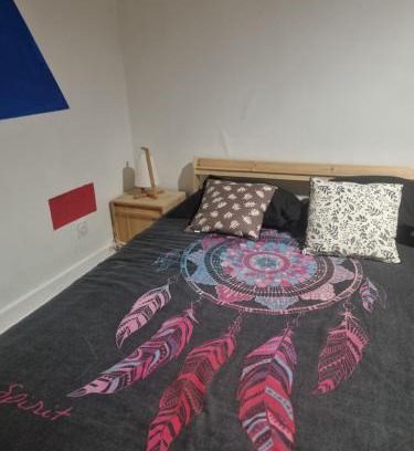 Arthes House | Chambre au 1er étage avec communs