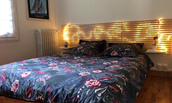 Universite House | Tranquil Room in City Center with Pet-Friendly Amenities