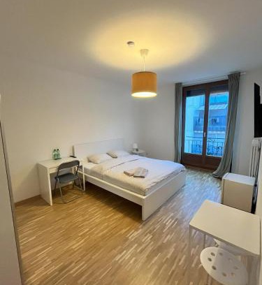 Les Philosophes House | Comfortable Residence in Geneva with Kitchen Amenities