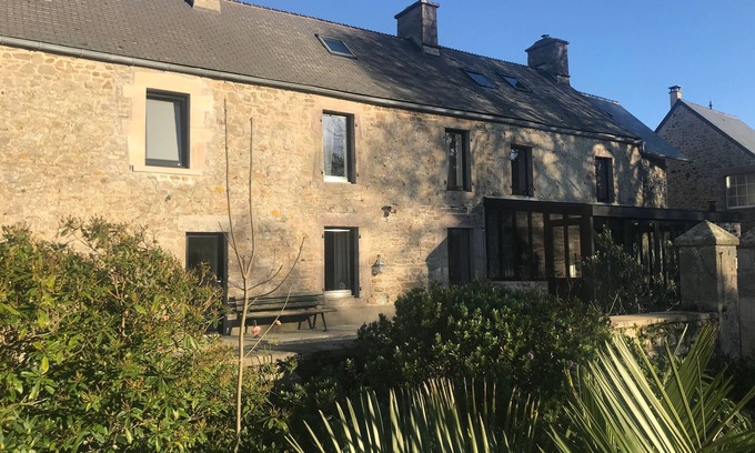 Auderville Bed & Breakfast | Cozy "Au fil de L'eau" Room with Kitchenette & Breakfast