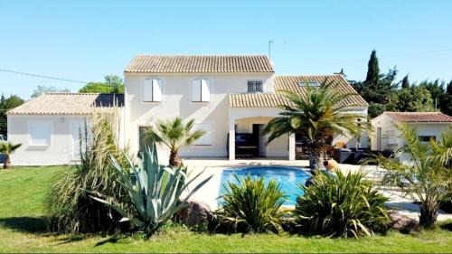 Orange Bed & Breakfast | Oceanfront Haven: Chambre Carpediem with Pool & Spa