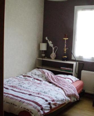 Valence Bed & Breakfast | Cozy Ocean View Room with Family-Friendly Amenities