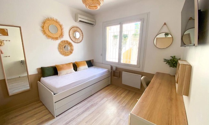 Beaux Arts-Boutonnet House | Comfortable Room with Kitchen Near Tramway - Guest Rated 8.4