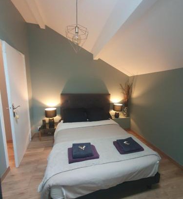 Noisy-le-Grand Bed & Breakfast | Cozy Room with Private Bath - Pet Friendly Retreat