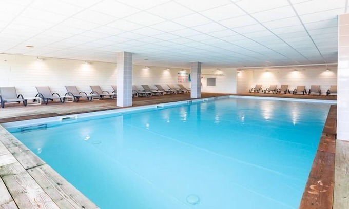 Roz-sur-Couesnon Hotel | Cozy Retreat Near Mont-Saint-Michel with Pool & Spa