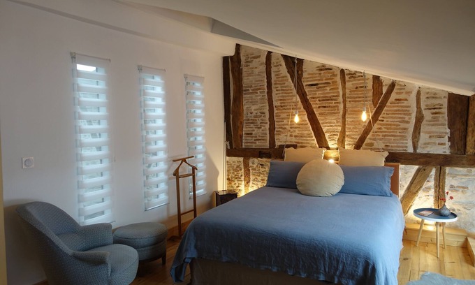 Lavaur Bed & Breakfast | Top-Rated Chambre Cuivre: Double Room with City View