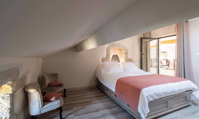 Berrias-et-Casteljau Bed & Breakfast | Experience Chambre D'hôtes La Mansarde in Ardèche Méridionale