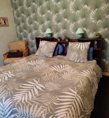 La Rochefoucauld Bed & Breakfast | Tranquil Chambre d'hôte de la paix: Rated 9/10 & Family-Friendly