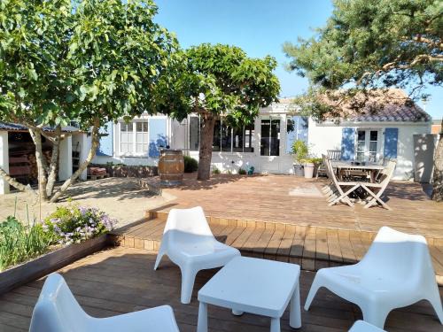 La Gueriniere Bed & Breakfast | Discover Nataliledeco Bed and Breakfast with Top-Rated Comfort