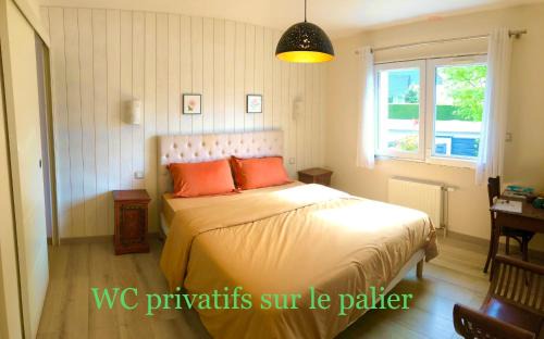 Sene Bed & Breakfast | Delightful Stay at Les Roses de Séné with Hot Tub Access