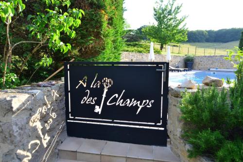 Varen Bed & Breakfast | Escape to Chambre d'hôtes A la clé des champs Varen
