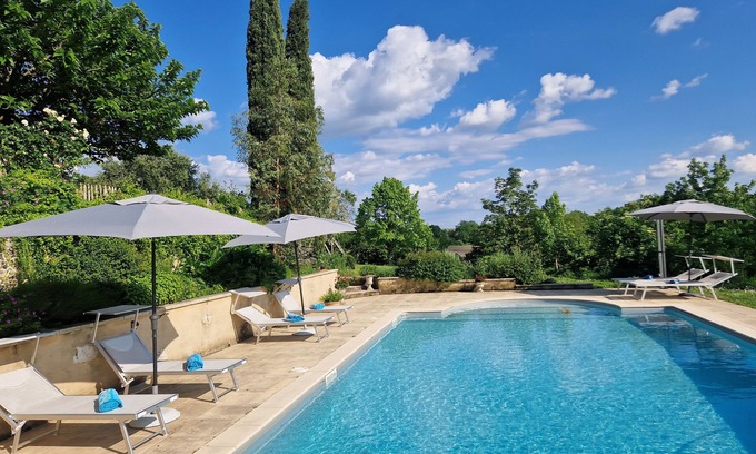 Ribagnac Bed & Breakfast | Cozy Stay with Garden and Pool, Including Breakfast