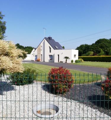 Coetmieux House | Cozy Stay at Chambre d'hôtes chez Marie - Rated 8.7/10