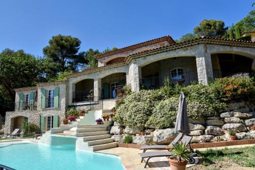 Callian Bed & Breakfast | Cozy Chambre d'hôtes Cottes with Pool & Ocean View