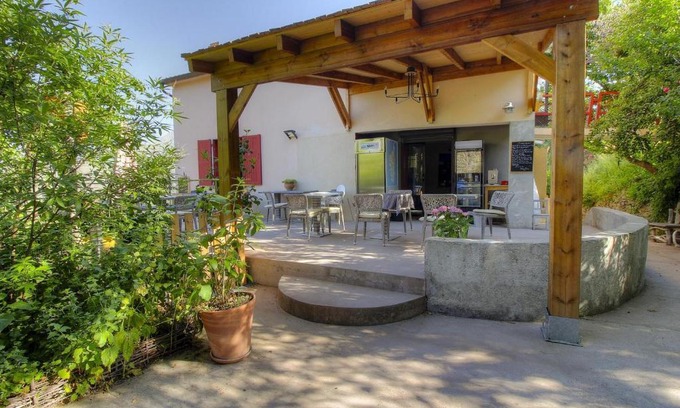 Alando Bed & Breakfast | Relax at Chambre d'hôtes couvent d'Alando with Ocean Views