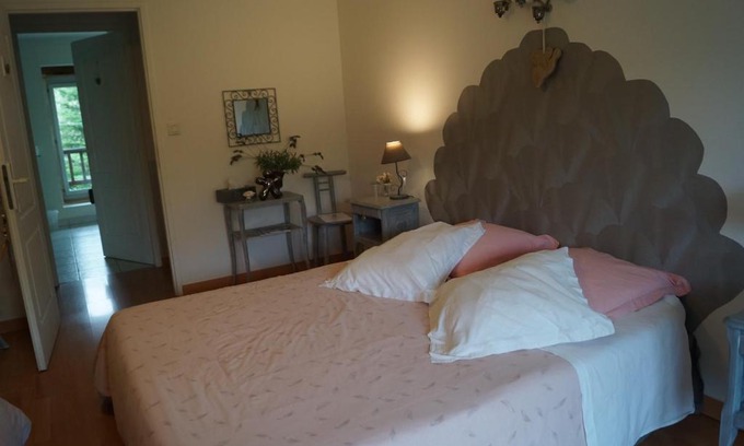 Lescheroux Bed & Breakfast | Oceanfront Retreat at Chambre d’Hôtes La Jument Grise