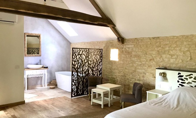 Gignac Bed & Breakfast | Relaxing Getaway at Chambre d'Hôtes Les Combelles with Spa