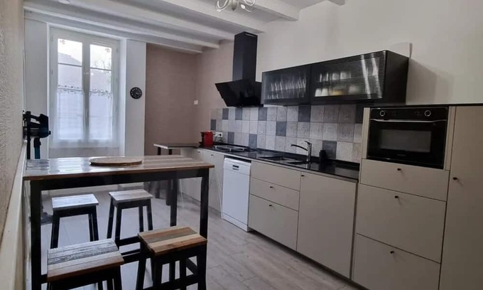 Gauriaguet House | Relax at Chambre d'Hôtes Perle: Pool, Spa & Breakfast