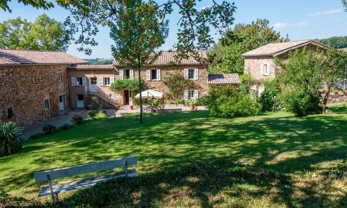 Mont-Roc Bed & Breakfast | Oceanfront Bliss at Chambre d'hôtes Puech Noly - Rated 9/10