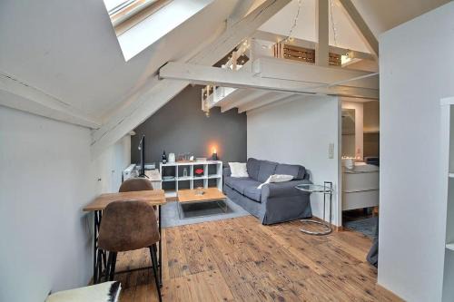 Genval Apartment | Cozy Studio Retreat: Child-Friendly & Rated 8.2/10