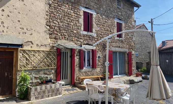 Bellevue-la-Montagne Bed & Breakfast | Pet-Friendly Retreat at Chambre d'Hôtes Chez Dany